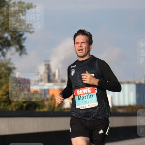 03.10.2025 - Köhlbrandbrückenlauf Luisa Fischer http://msf.ph/oto/9000280 03.10.2025 10:42:17 Position 3 1061 meine-sportfotos.de