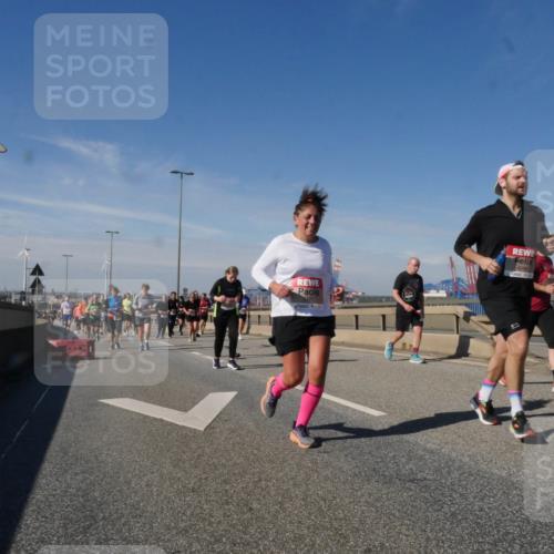 03.10.2025 - Köhlbrandbrückenlauf Matties Gatica Varas http://msf.ph/oto/9000285 03.10.2025 12:53:23 Position 2 4269 meine-sportfotos.de