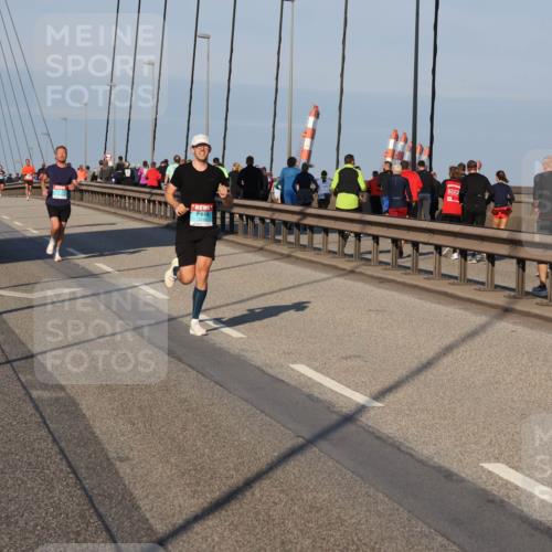 03.10.2025 - Köhlbrandbrückenlauf Julia Fischer http://msf.ph/oto/9000289 03.10.2025 09:34:29 Position 2  meine-sportfotos.de