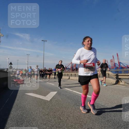03.10.2025 - Köhlbrandbrückenlauf Matties Gatica Varas http://msf.ph/oto/9000291 03.10.2025 12:53:23 Position 2 5171 meine-sportfotos.de