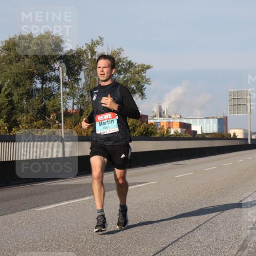 03.10.2025 - Köhlbrandbrückenlauf Luisa Fischer http://msf.ph/oto/9000297 03.10.2025 10:42:19 Position 3 1061 meine-sportfotos.de