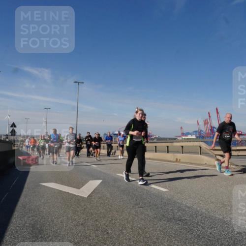 03.10.2025 - Köhlbrandbrückenlauf Matties Gatica Varas http://msf.ph/oto/9000304 03.10.2025 12:53:24 Position 2  meine-sportfotos.de