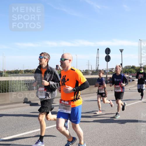 03.10.2025 - Köhlbrandbrückenlauf Julia Fischer http://msf.ph/oto/9000306 03.10.2025 12:14:59 Position 3 5961, 5952 meine-sportfotos.de