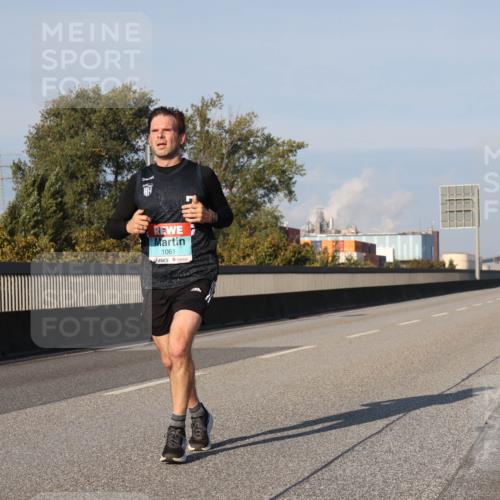 03.10.2025 - Köhlbrandbrückenlauf Luisa Fischer http://msf.ph/oto/9000310 03.10.2025 10:42:19 Position 3 1061 meine-sportfotos.de