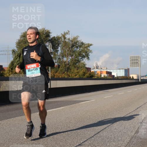 03.10.2025 - Köhlbrandbrückenlauf Luisa Fischer http://msf.ph/oto/9000314 03.10.2025 10:42:19 Position 3 1061 meine-sportfotos.de