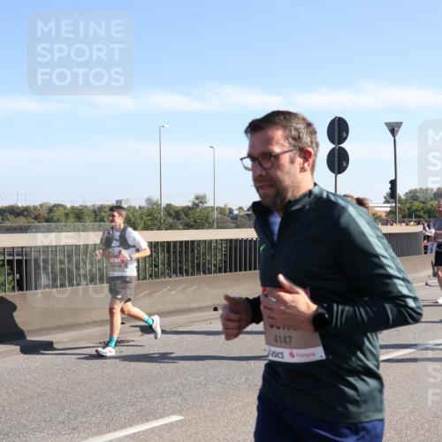 03.10.2025 - Köhlbrandbrückenlauf Julia Fischer http://msf.ph/oto/9000315 03.10.2025 12:15:02 Position 3 4147 meine-sportfotos.de