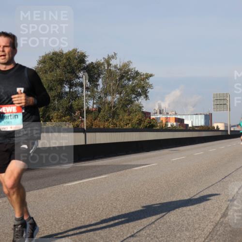 03.10.2025 - Köhlbrandbrückenlauf Luisa Fischer http://msf.ph/oto/9000321 03.10.2025 10:42:20 Position 3 1061 meine-sportfotos.de