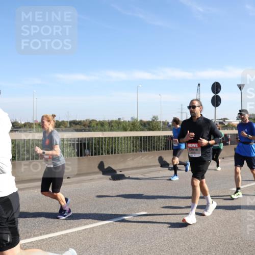 03.10.2025 - Köhlbrandbrückenlauf Julia Fischer http://msf.ph/oto/9000331 03.10.2025 12:15:05 Position 3 6323 meine-sportfotos.de