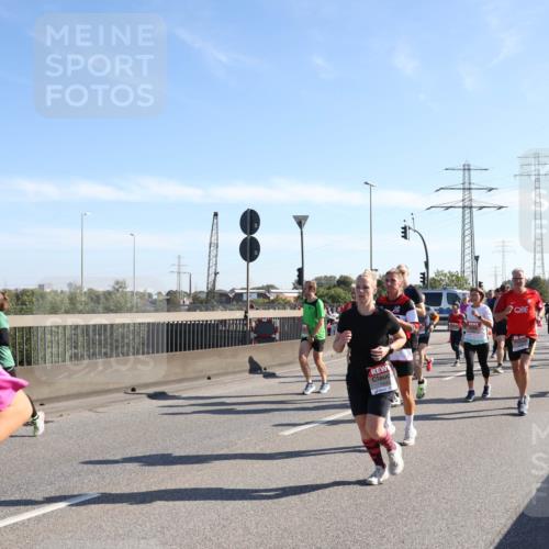 03.10.2025 - Köhlbrandbrückenlauf Julia Fischer http://msf.ph/oto/9000338 03.10.2025 12:15:07 Position 3 4118 meine-sportfotos.de