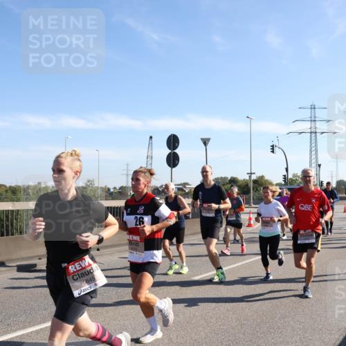 03.10.2025 - Köhlbrandbrückenlauf Julia Fischer http://msf.ph/oto/9000341 03.10.2025 12:15:08 Position 3 5645, 26, 4579 meine-sportfotos.de