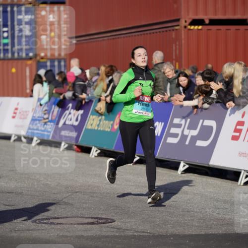 03.10.2025 - Köhlbrandbrückenlauf Michael Burmester http://msf.ph/oto/9000360 03.10.2025 10:04:45 Ziel 1218, 1225, 1236, 1447, 1457, 1623, 2714, 3117, 3160, 3753, 3799, 3835 meine-sportfotos.de