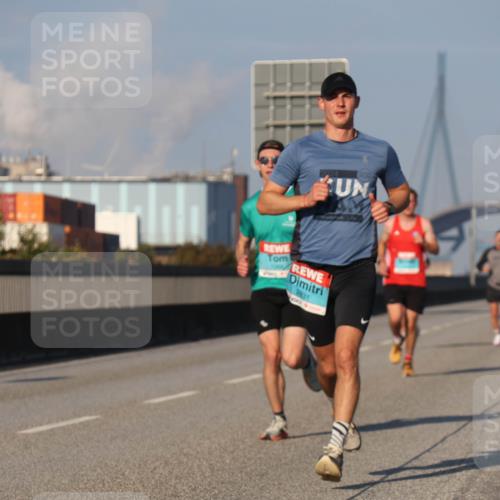 03.10.2025 - Köhlbrandbrückenlauf Luisa Fischer http://msf.ph/oto/9000364 03.10.2025 10:42:24 Position 3 2831 meine-sportfotos.de