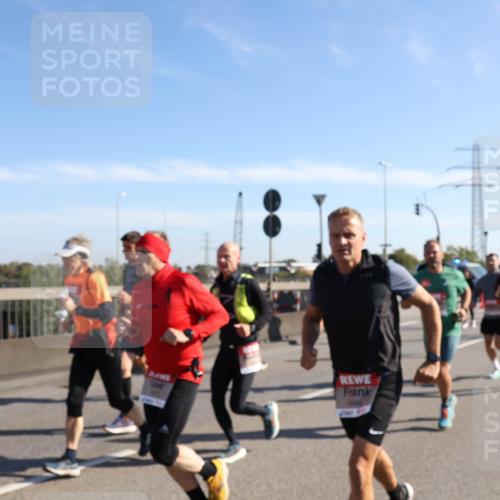 03.10.2025 - Köhlbrandbrückenlauf Julia Fischer http://msf.ph/oto/9000369 03.10.2025 12:15:12 Position 3 649 meine-sportfotos.de