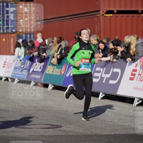 03.10.2025 - Köhlbrandbrückenlauf Michael Burmester http://msf.ph/oto/9000370 03.10.2025 10:04:45 Ziel 1218, 1225, 1236, 1447, 1457, 1623, 2714, 3117, 3160, 3753, 3799, 3835 meine-sportfotos.de