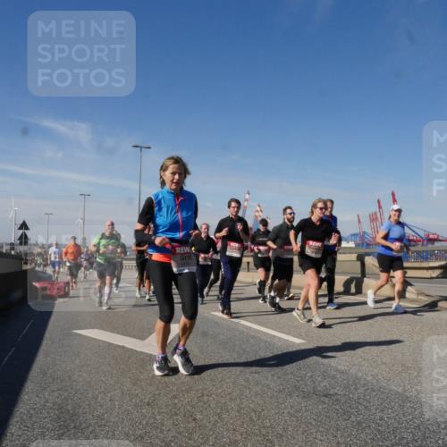 03.10.2025 - Köhlbrandbrückenlauf Matties Gatica Varas http://msf.ph/oto/9000372 03.10.2025 12:53:28 Position 2 6378 meine-sportfotos.de