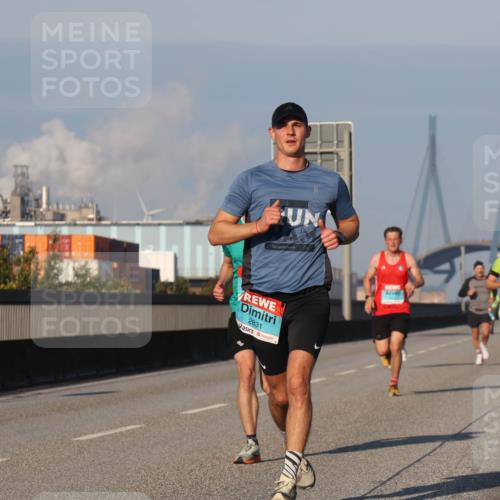 03.10.2025 - Köhlbrandbrückenlauf Luisa Fischer http://msf.ph/oto/9000373 03.10.2025 10:42:25 Position 3 2831 meine-sportfotos.de