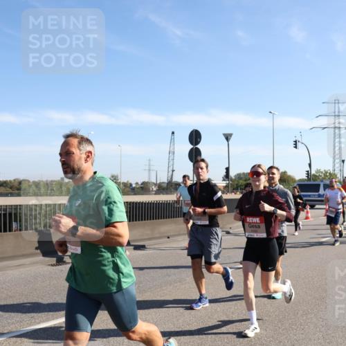 03.10.2025 - Köhlbrandbrückenlauf Julia Fischer http://msf.ph/oto/9000391 03.10.2025 12:15:13 Position 3 4490 meine-sportfotos.de
