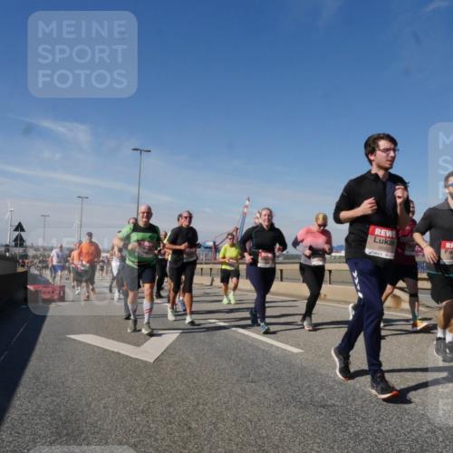 03.10.2025 - Köhlbrandbrückenlauf Matties Gatica Varas http://msf.ph/oto/9000393 03.10.2025 12:53:30 Position 2 5882 meine-sportfotos.de