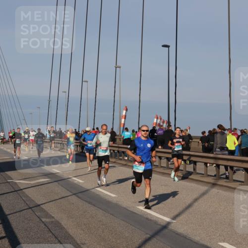 03.10.2025 - Köhlbrandbrückenlauf Julia Fischer http://msf.ph/oto/9000405 03.10.2025 09:34:52 Position 2 12 meine-sportfotos.de