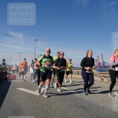03.10.2025 - Köhlbrandbrückenlauf Matties Gatica Varas http://msf.ph/oto/9000406 03.10.2025 12:53:31 Position 2  meine-sportfotos.de