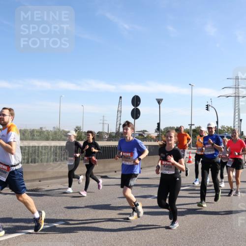 03.10.2025 - Köhlbrandbrückenlauf Julia Fischer http://msf.ph/oto/9000407 03.10.2025 12:15:16 Position 3 6097, 6044 meine-sportfotos.de