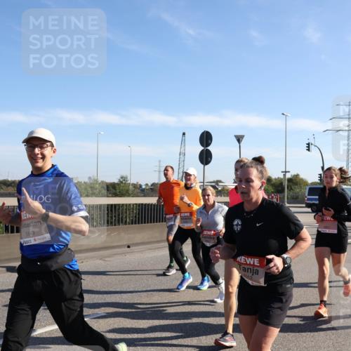03.10.2025 - Köhlbrandbrückenlauf Julia Fischer http://msf.ph/oto/9000424 03.10.2025 12:15:17 Position 3 5849, 4012, 1, 6722 meine-sportfotos.de