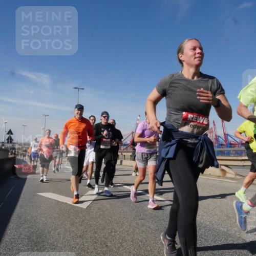 03.10.2025 - Köhlbrandbrückenlauf Matties Gatica Varas http://msf.ph/oto/9000427 03.10.2025 12:53:33 Position 2 101, 5085 meine-sportfotos.de