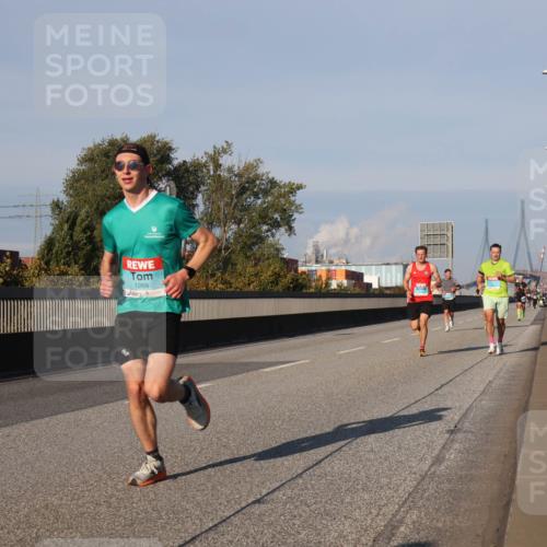 03.10.2025 - Köhlbrandbrückenlauf Luisa Fischer http://msf.ph/oto/9000454 03.10.2025 10:42:29 Position 3 1268 meine-sportfotos.de
