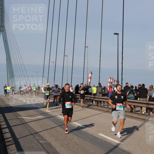 03.10.2025 - Köhlbrandbrückenlauf Julia Fischer http://msf.ph/oto/9000457 03.10.2025 09:34:59 Position 2 21, 033 meine-sportfotos.de