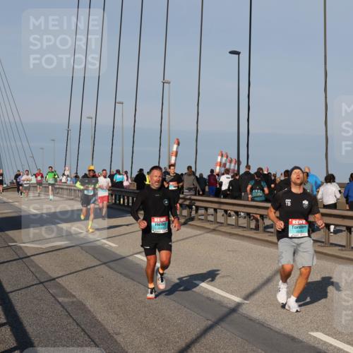 03.10.2025 - Köhlbrandbrückenlauf Julia Fischer http://msf.ph/oto/9000461 03.10.2025 09:35:00 Position 2 3629 meine-sportfotos.de