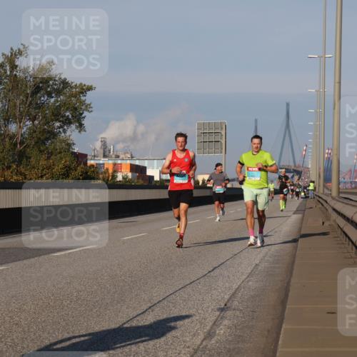 03.10.2025 - Köhlbrandbrückenlauf Luisa Fischer http://msf.ph/oto/9000463 03.10.2025 10:42:29 Position 3  meine-sportfotos.de