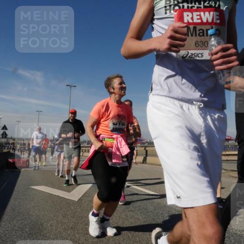 03.10.2025 - Köhlbrandbrückenlauf Matties Gatica Varas http://msf.ph/oto/9000479 03.10.2025 12:53:36 Position 2 2471, 630, 96 meine-sportfotos.de