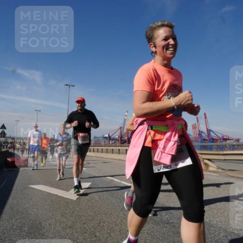 03.10.2025 - Köhlbrandbrückenlauf Matties Gatica Varas http://msf.ph/oto/9000486 03.10.2025 12:53:36 Position 2 6598 meine-sportfotos.de