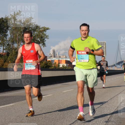 03.10.2025 - Köhlbrandbrückenlauf Luisa Fischer http://msf.ph/oto/9000509 03.10.2025 10:42:32 Position 3 3152, 3841 meine-sportfotos.de