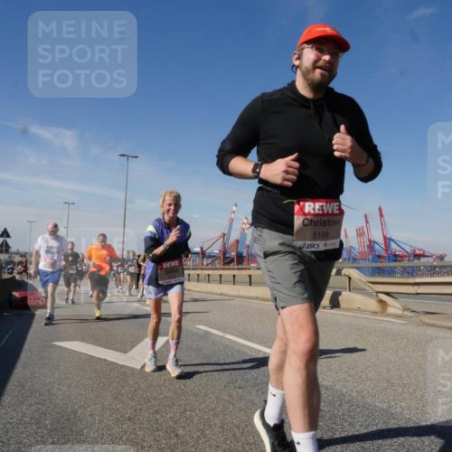 03.10.2025 - Köhlbrandbrückenlauf Matties Gatica Varas http://msf.ph/oto/9000514 03.10.2025 12:53:38 Position 2 5106, 118 meine-sportfotos.de