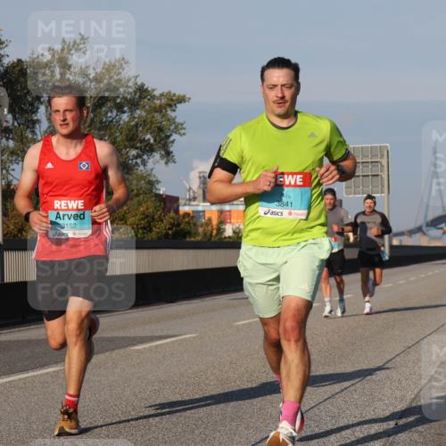 03.10.2025 - Köhlbrandbrückenlauf Luisa Fischer http://msf.ph/oto/9000518 03.10.2025 10:42:32 Position 3 3152, 3841 meine-sportfotos.de