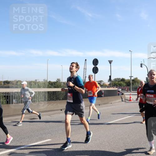 03.10.2025 - Köhlbrandbrückenlauf Julia Fischer http://msf.ph/oto/9000535 03.10.2025 12:15:30 Position 3 6766 meine-sportfotos.de