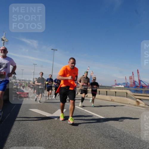 03.10.2025 - Köhlbrandbrückenlauf Matties Gatica Varas http://msf.ph/oto/9000549 03.10.2025 12:53:40 Position 2  meine-sportfotos.de