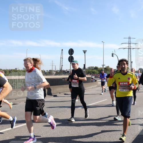03.10.2025 - Köhlbrandbrückenlauf Julia Fischer http://msf.ph/oto/9000561 03.10.2025 12:15:35 Position 3 4346, 5697 meine-sportfotos.de