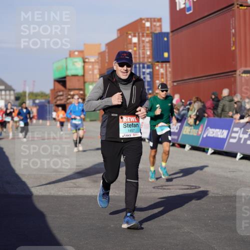 03.10.2025 - Köhlbrandbrückenlauf Michael Burmester http://msf.ph/oto/9000564 03.10.2025 10:04:52 Ziel 1236, 1302, 1403, 1447, 1457, 2714, 3117, 3741, 3812 meine-sportfotos.de