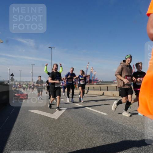 03.10.2025 - Köhlbrandbrückenlauf Matties Gatica Varas http://msf.ph/oto/9000566 03.10.2025 12:53:42 Position 2  meine-sportfotos.de