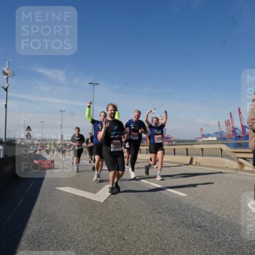 03.10.2025 - Köhlbrandbrückenlauf Matties Gatica Varas http://msf.ph/oto/9000574 03.10.2025 12:53:42 Position 2 6114 meine-sportfotos.de