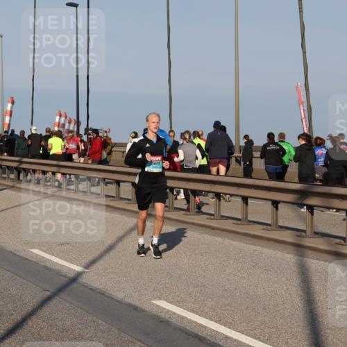 03.10.2025 - Köhlbrandbrückenlauf Julia Fischer http://msf.ph/oto/9000577 03.10.2025 09:35:21 Position 2 1029 meine-sportfotos.de