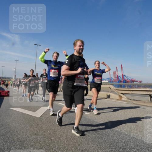 03.10.2025 - Köhlbrandbrückenlauf Matties Gatica Varas http://msf.ph/oto/9000586 03.10.2025 12:53:43 Position 2 5387, 118 meine-sportfotos.de