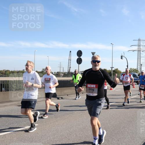 03.10.2025 - Köhlbrandbrückenlauf Julia Fischer http://msf.ph/oto/9000595 03.10.2025 12:15:40 Position 3 6116 meine-sportfotos.de