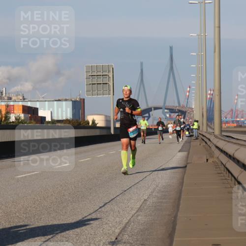 03.10.2025 - Köhlbrandbrückenlauf Luisa Fischer http://msf.ph/oto/9000617 03.10.2025 10:42:37 Position 3  meine-sportfotos.de