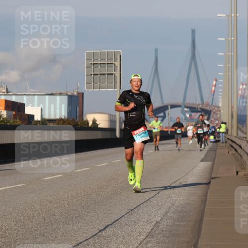 03.10.2025 - Köhlbrandbrückenlauf Luisa Fischer http://msf.ph/oto/9000622 03.10.2025 10:42:37 Position 3  meine-sportfotos.de