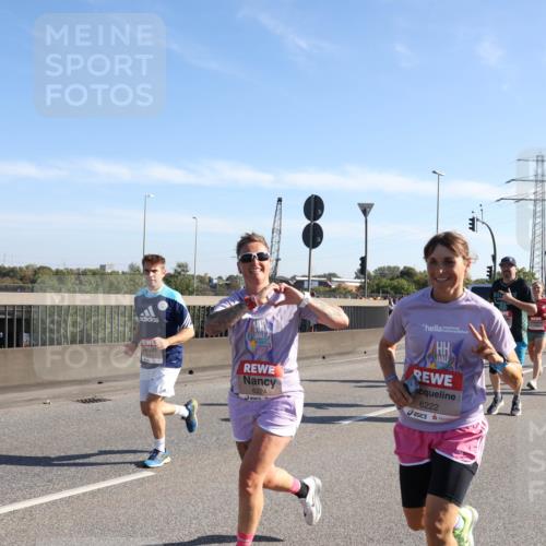 03.10.2025 - Köhlbrandbrückenlauf Julia Fischer http://msf.ph/oto/9000631 03.10.2025 12:15:43 Position 3 1, 6224, 6222 meine-sportfotos.de