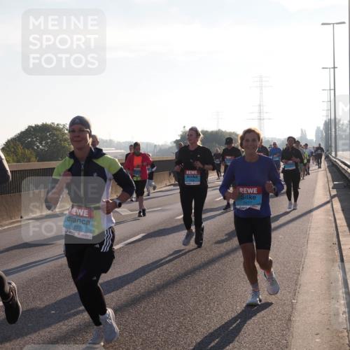 03.10.2025 - Köhlbrandbrückenlauf Fabian Wolf http://msf.ph/oto/9000646 03.10.2025 09:17:17 Position 3 1378, 1377, 1238, 2677 meine-sportfotos.de