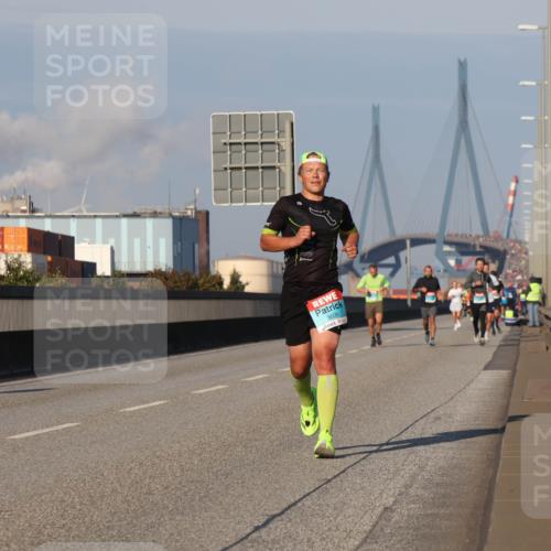 03.10.2025 - Köhlbrandbrückenlauf Luisa Fischer http://msf.ph/oto/9000647 03.10.2025 10:42:38 Position 3 3609 meine-sportfotos.de